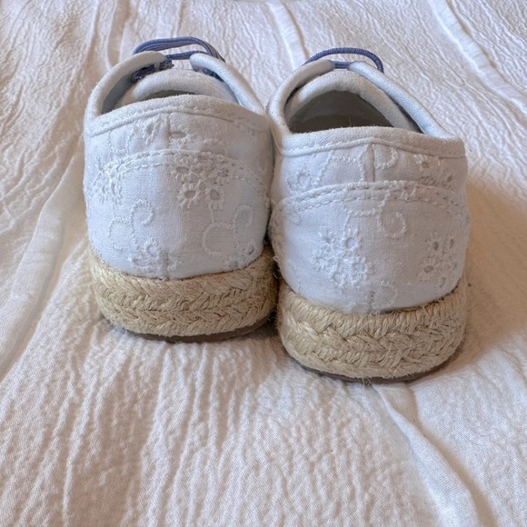 Gap  toddler white Espadrilles. Size 7 - Picture 4 of 6